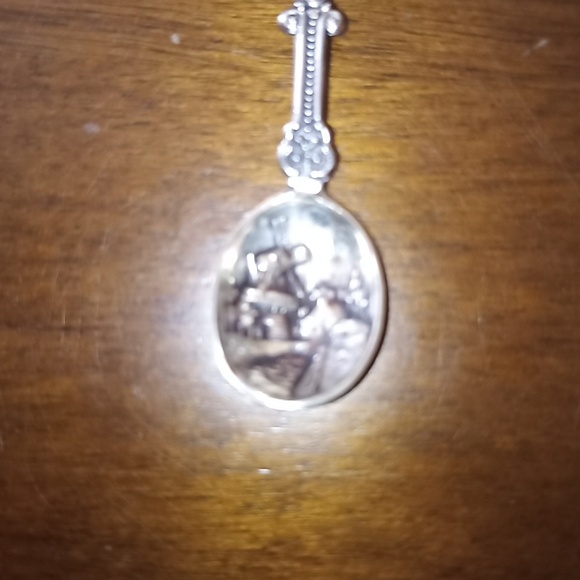 Vintage Rare Spinning Windmill Souvenir Spoon Holland 1980's - Picture 2 of 4